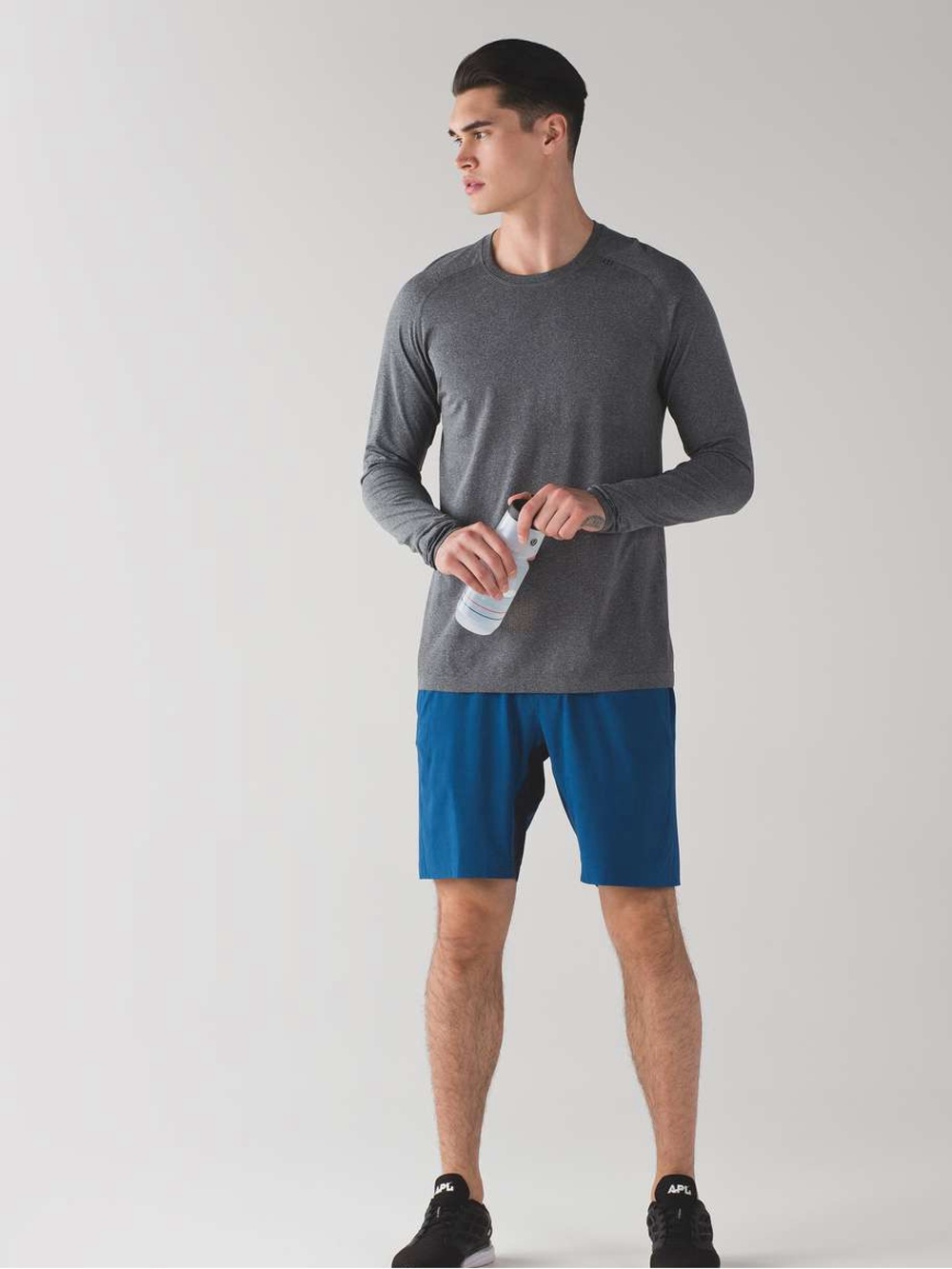 Lululemon T.H.E. Short *Luxtreme Liner 9"
Commander Size L